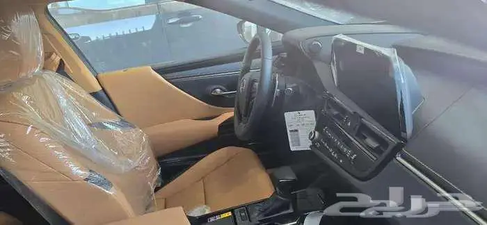 لكزس ES 300AH 2025 1