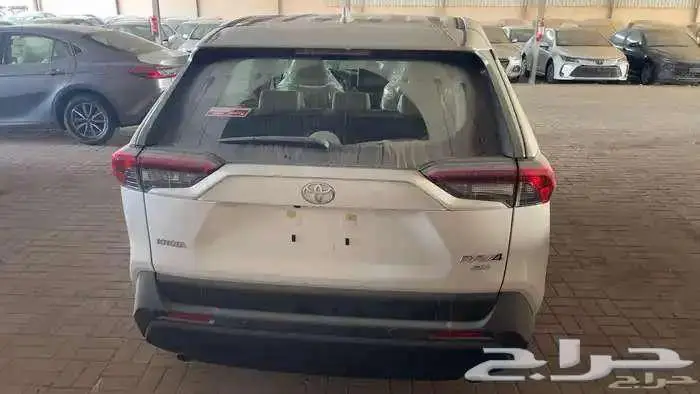 تويوتا راف فور استندر دبل ابيض 2025 8