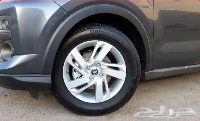 تويوتا رايز XLE رصاصي 2024 14