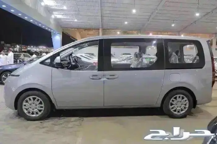 هيونداي ستاريا استاندر ديزل ماكينة 2.2 اربعة سلندر موديل2024 4