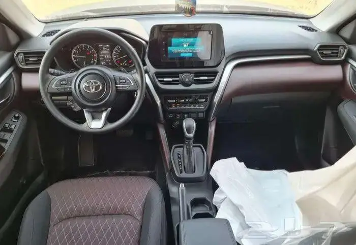 تويوتا اوربان كروزر ستاندر 2026 2