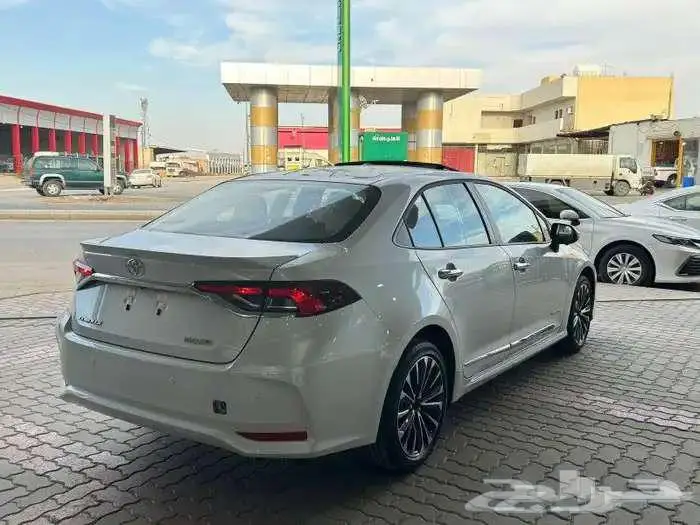 تويوتا كورولا فتحة بنزين 2025 كاش وتقسيط افضل سعر 1