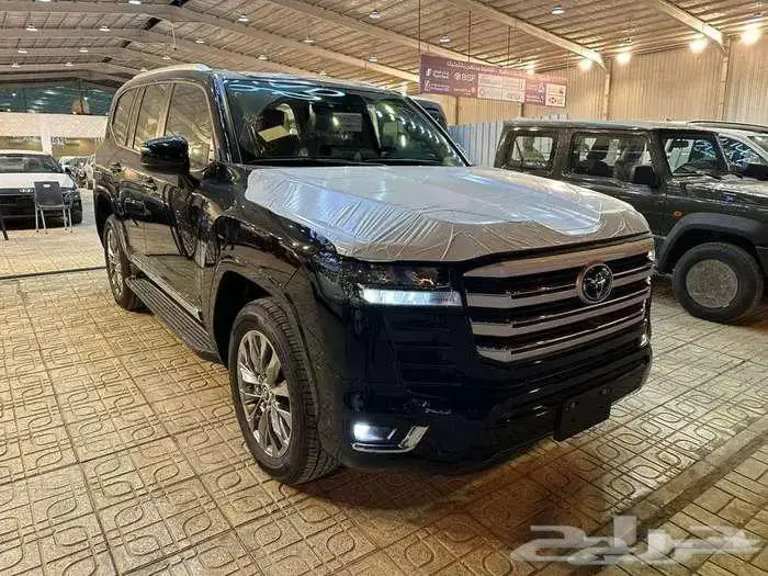 تويوتا لاندكروزر GXR-L4-بنزين 2025 كاش وتقسيط 0