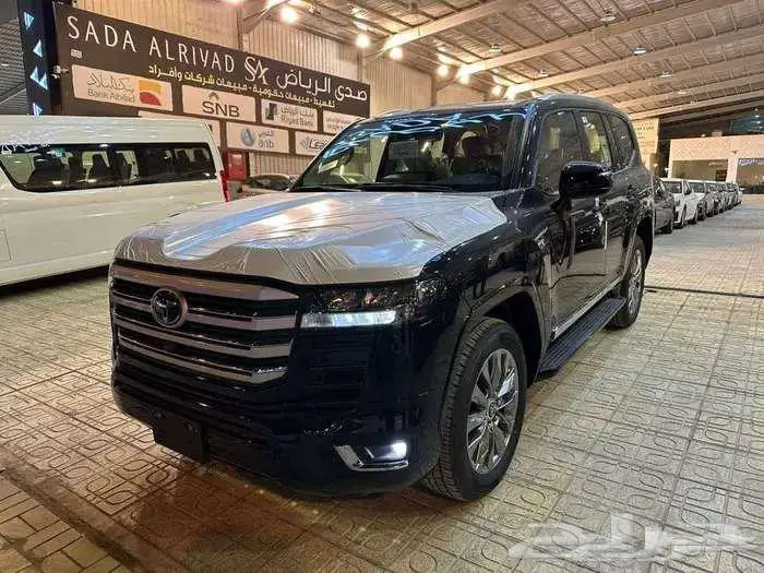 تويوتا لاندكروزر GXR-L4-بنزين 2025 كاش وتقسيط 8