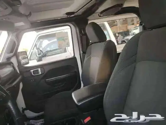 رنجلر سبورت مستعملة موديل 2020 بنزين حبه فقط 10