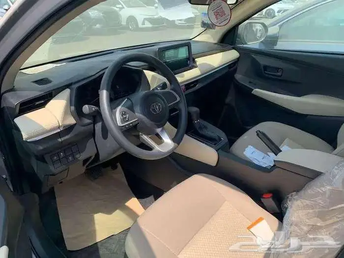 تويوتا يارس ستاندر 2026 4