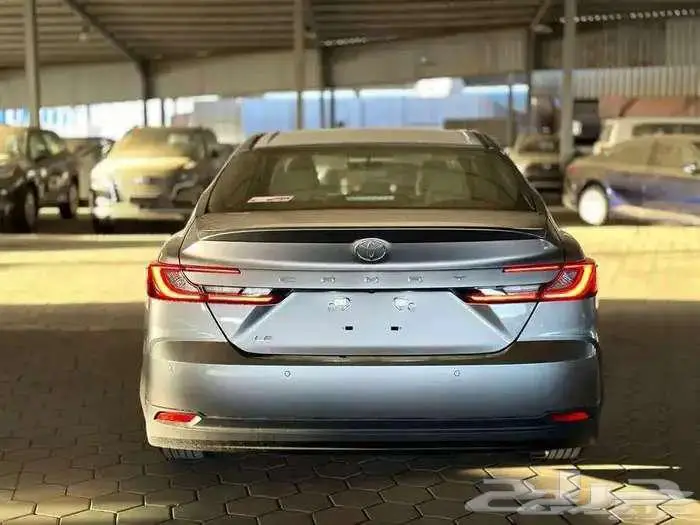 تويوتا كامري le بنزين موديل 2025 كاش و أقساط 3