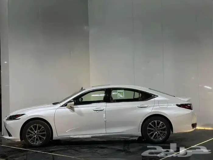 لكزس ES300 هايبرد موديل 2025 (عرض50 50 بنك الانماء بدون ربح 3