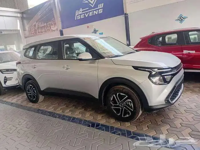 كيا كارنز ستاندر موديل 2025 بسعر مميز لدى شركة سفنز التجارية 1