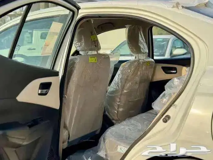 سوزوكي ديزاير استندر GL بنزين 2026 اسعار مناسبه 3