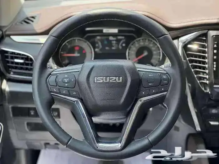 عرض خاص ايسوزو MUX فل كامل دبل 2024 العيسى 11