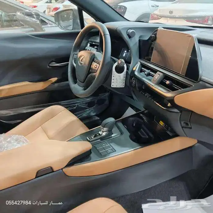 لكوو UX300 هايبرد 2025 15