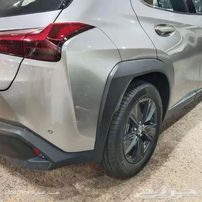 لكوو UX300 هايبرد 2025 18