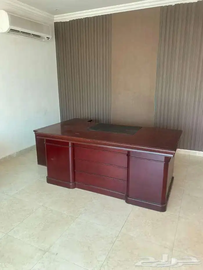 طقم كامل مكتب مع طقم كنب جلد اسود 0