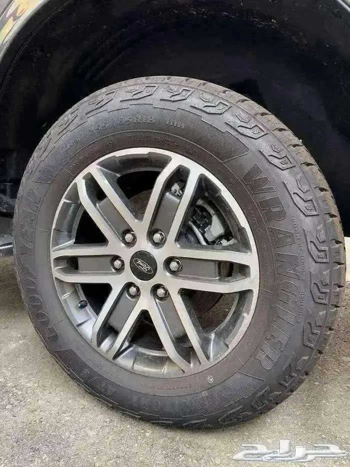 فورد ايفرست نص فل موديل 2025 XLT 9