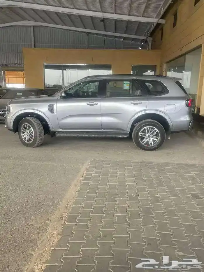 فورد ايفريست ديزل ستاندر 2024 متوفر لدى الحسن 1