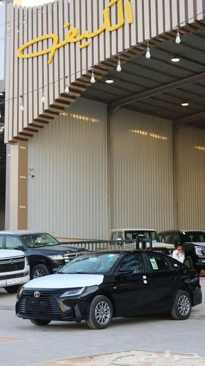 تويوتا يارس واي استاندر 2026 اسود كاش - اقساط 1