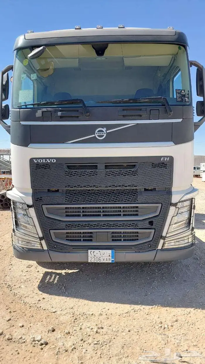 للبيع راس تريلا مع لوبد النوع فولفو FH 440 1