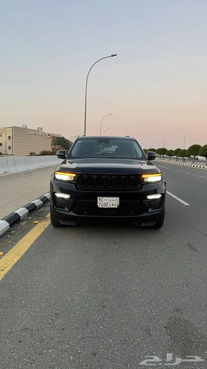 جيب جراند شيروكي ليميتد بلاك اديشن 0