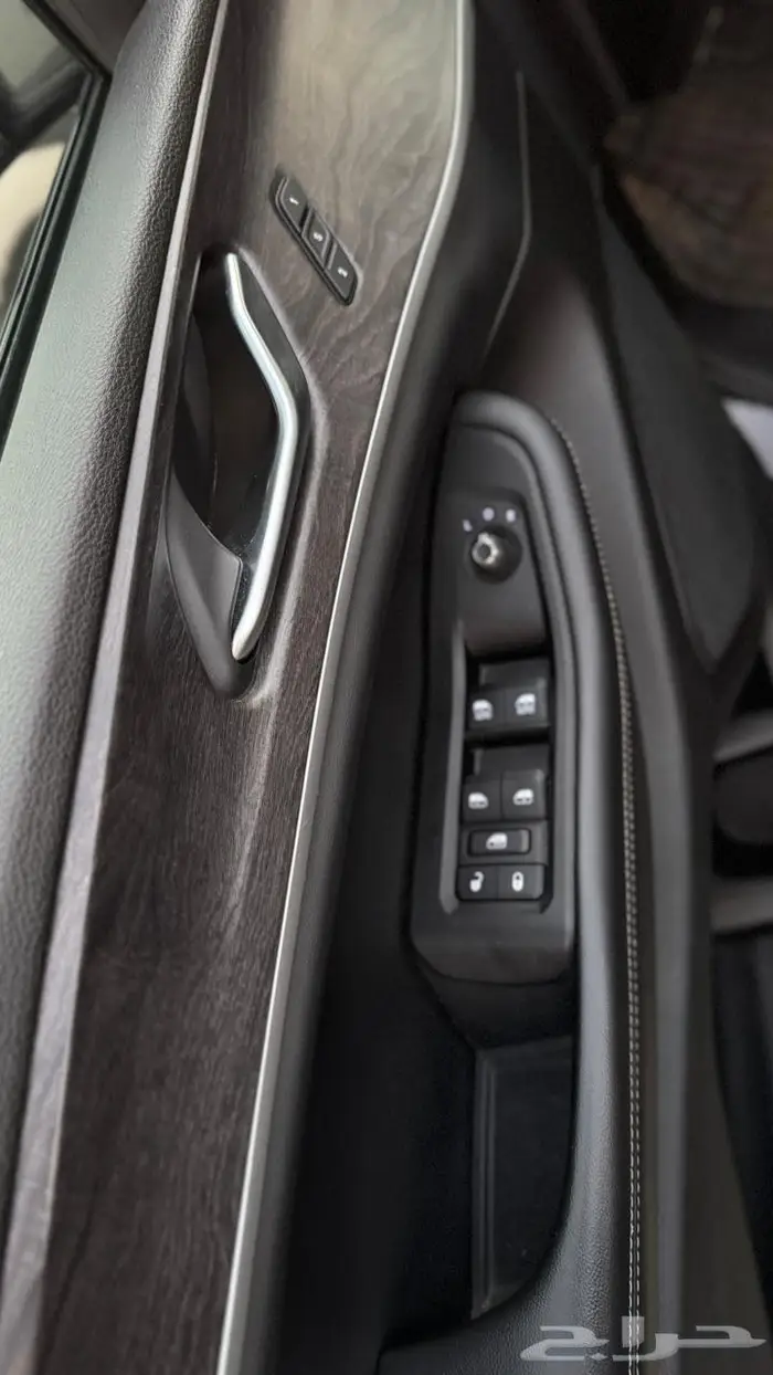 جيب جراند شيروكي ليميتد بلاك اديشن 11