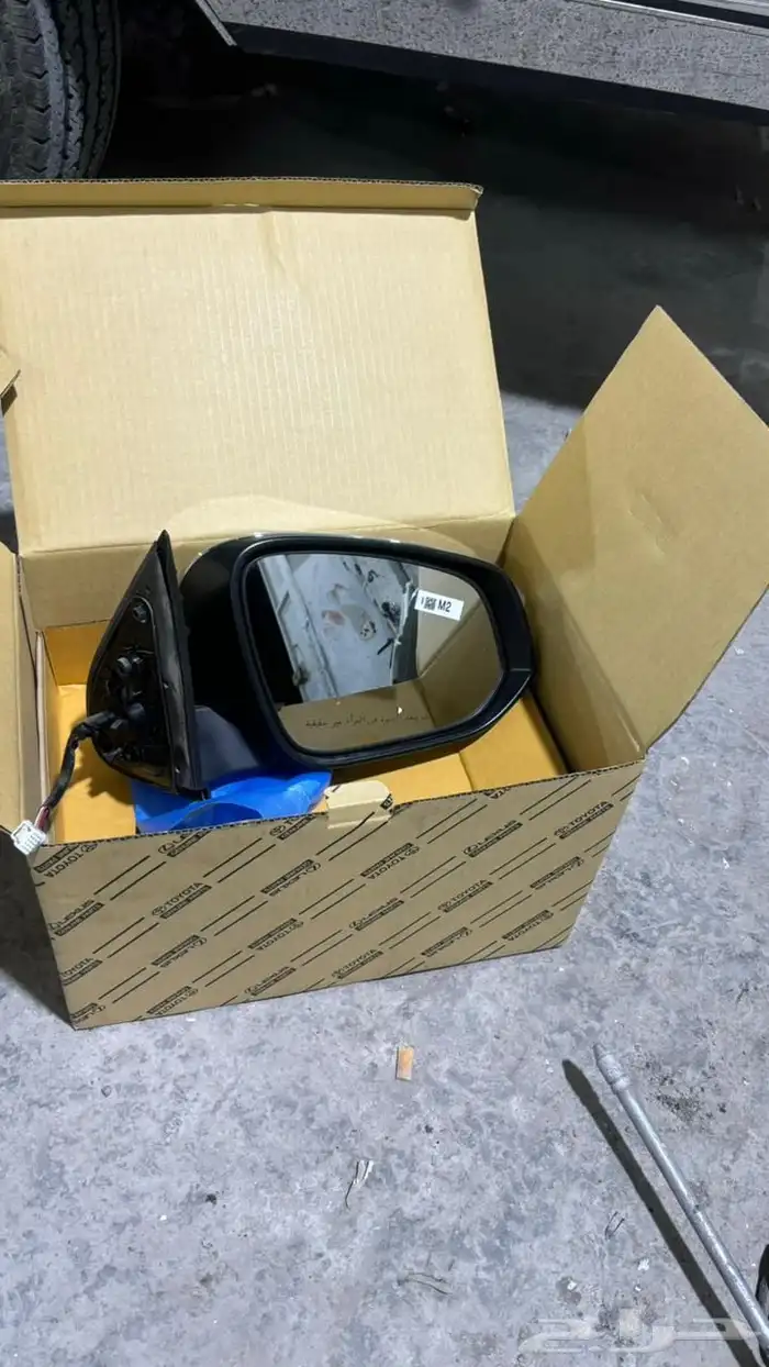 مرايا هايلوكس نظيفه من 2016 وفوق وبطاين كفرات خلف الصدام 0