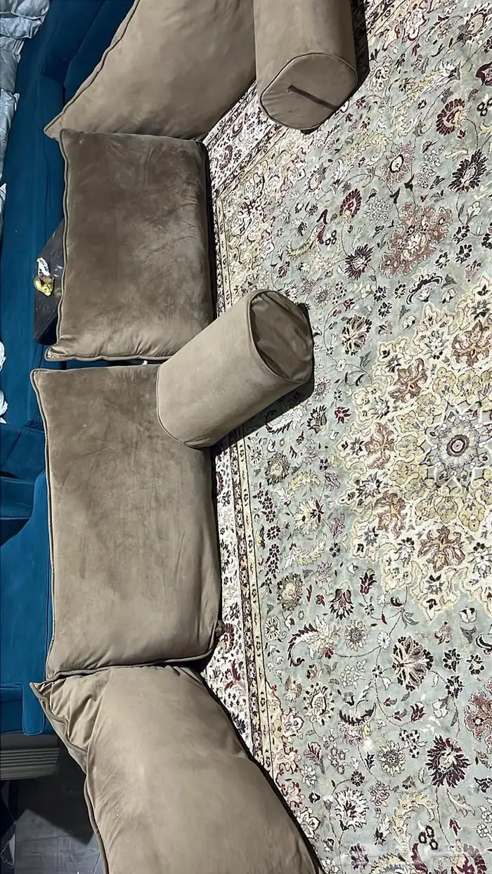 مجلس ارضي مع تكايات قماش قطيفه 2