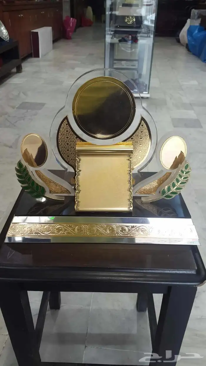 دروع تذكارية ومجسمات وهدايا فاخرة 5