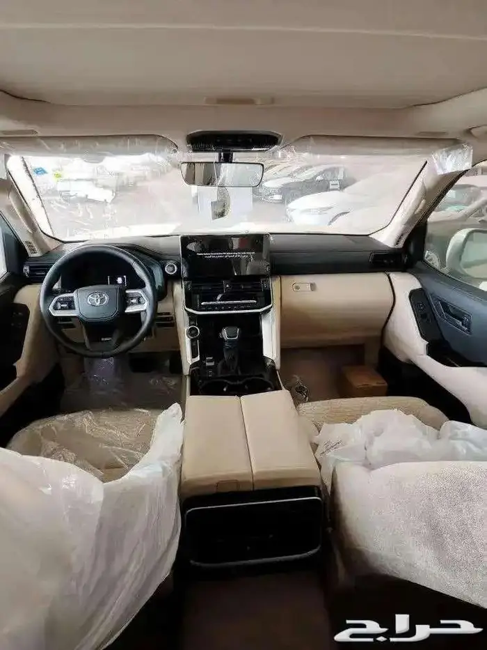 لاندكروزر جي اكس ار بنزين L2 أسود سعودي 2025 متوفر لدى الحسن 5