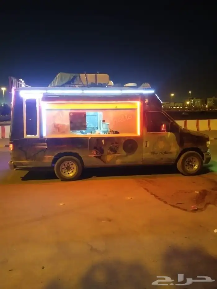 سيارة ايس كريم للبيع مديل 2006 فورد. ديزل 5