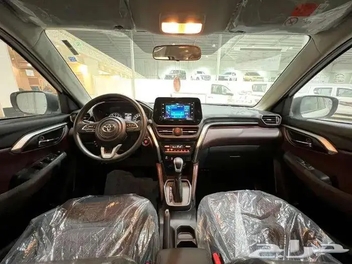 تويوتا أوربان كروز GL استاندر و GLX فل كامل موديل 2026 5