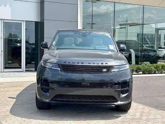 للبيع رانج روفر سبورت 2025 - HSE اصفاررر وارد كندا 0