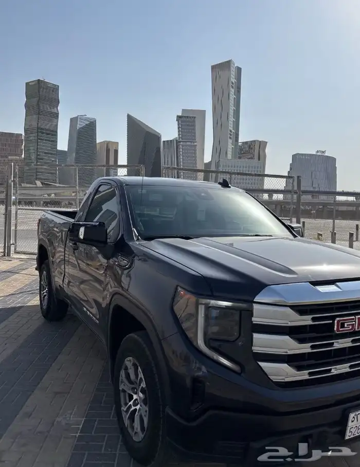 جي ام سي سييرا 2023 رمادي غامق 0