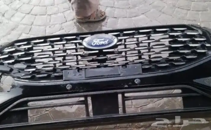 يوجد لدينا صدام فورد تورس 2023 1