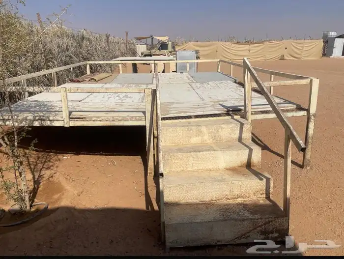 دكة نظيفة ومعها أبواب الموقع الجله آلنقل علي المشتري 0