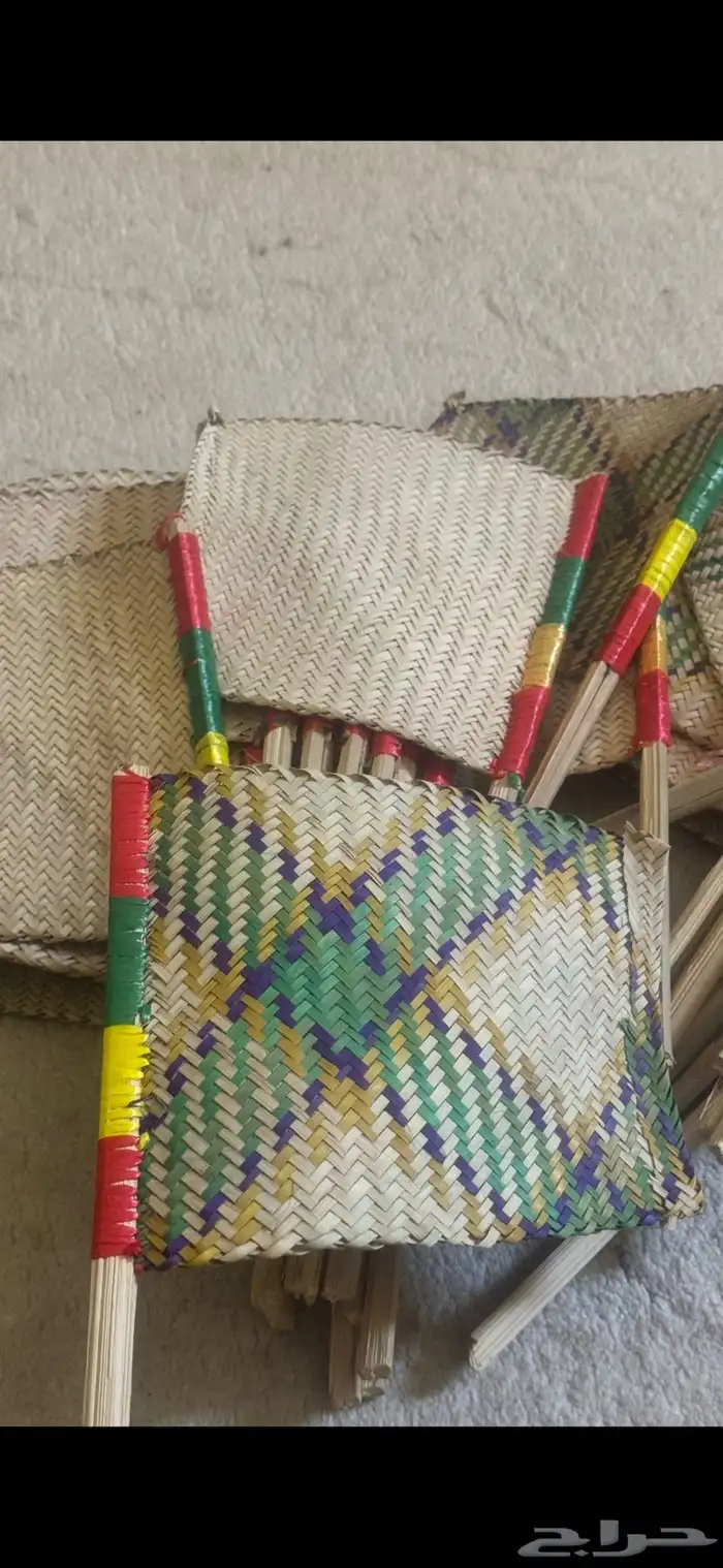 خزف صناعه يدويه بسعف النخل ويوجد كميات كبيرة. 37