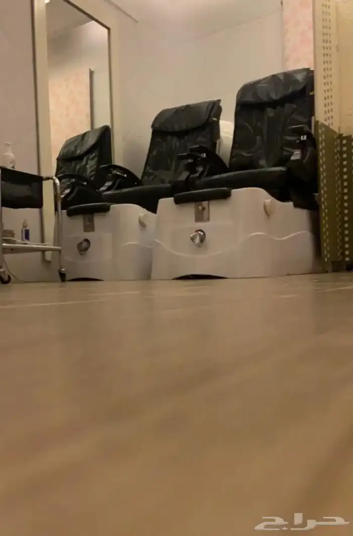 صالون نسائي للتقبيل 0