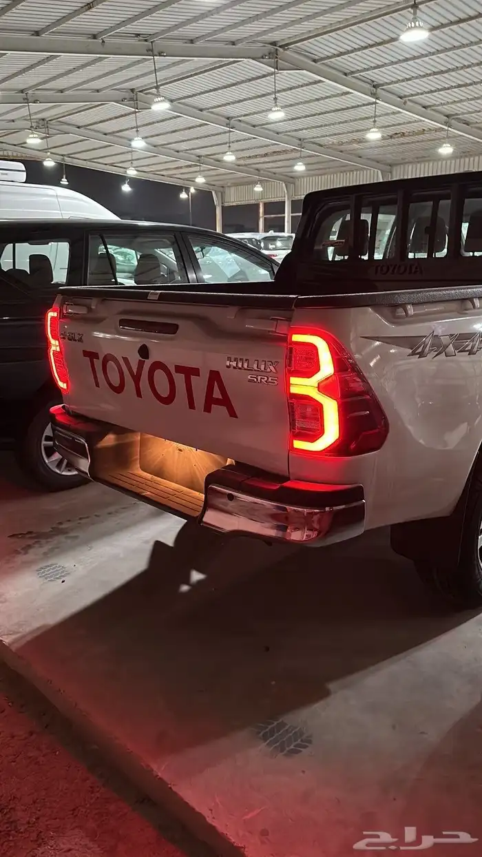 هايلوكس 2025 بنزين وكالة 5