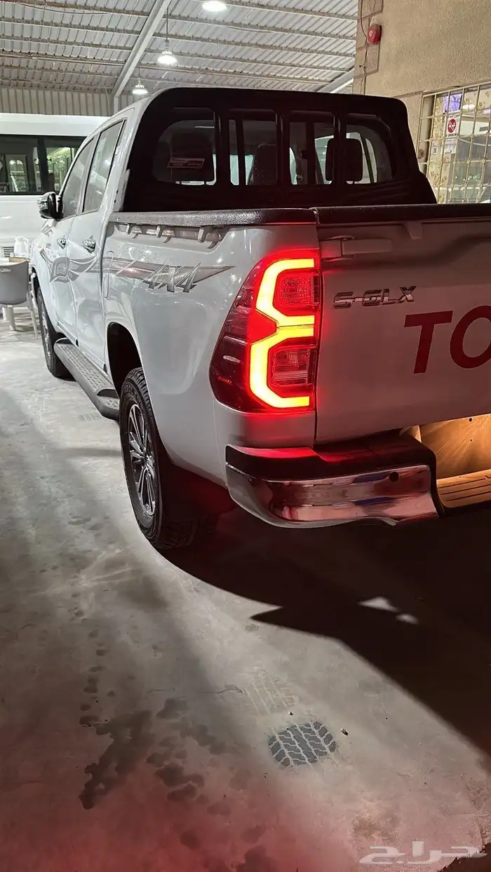 هايلوكس 2025 بنزين وكالة 4