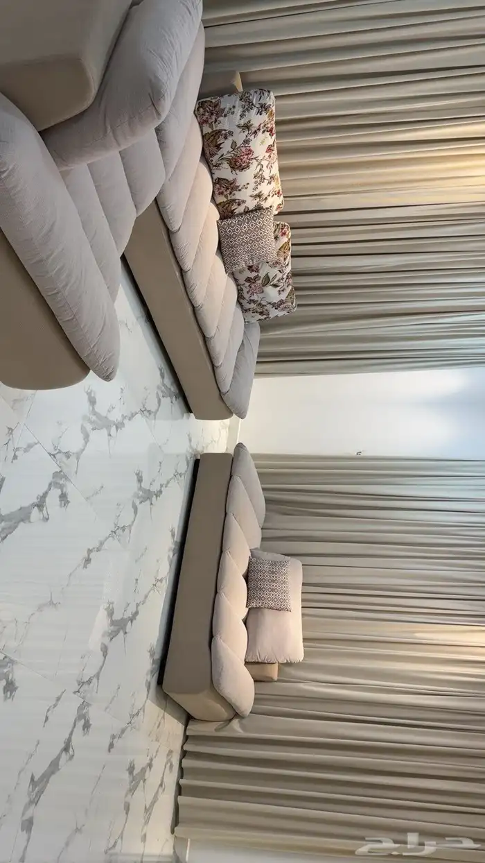 كنب 3 قطع كبار 2   1 مفرد الكنب نظيف خالي من العيووب 600 0