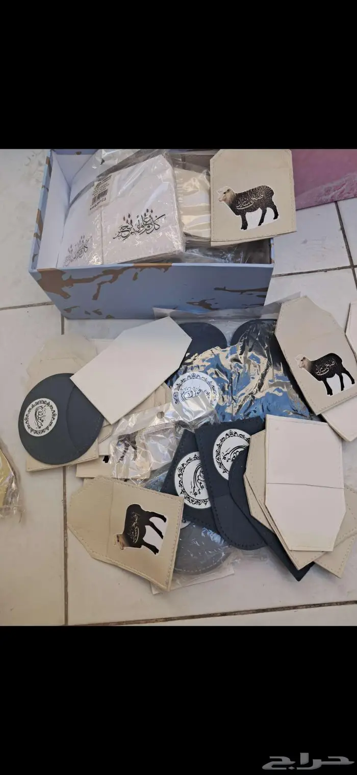 أغراض محل هدايا للبيع 30