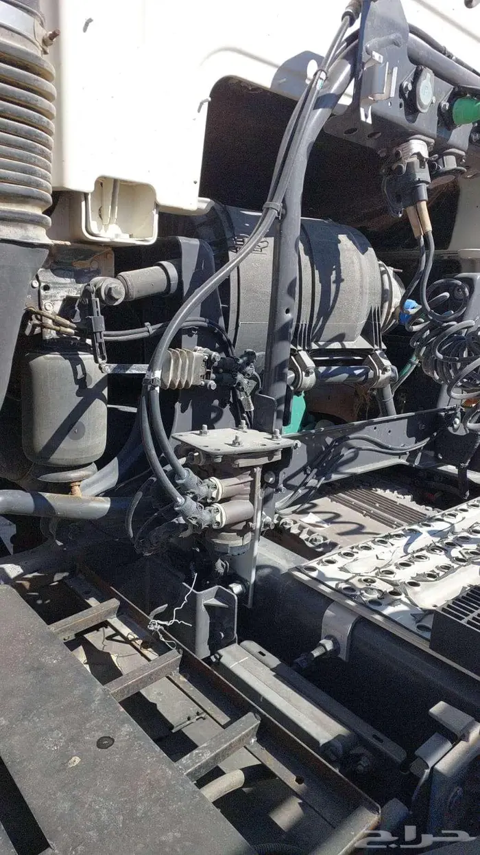 للبيع راس تريلا مع لوبد النوع فولفو FH 440 13