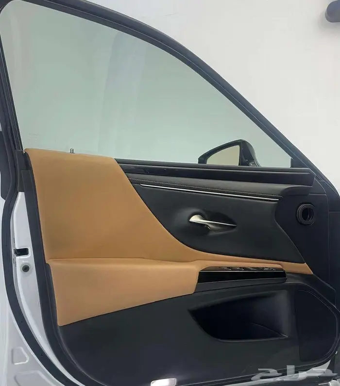 لكزس 300ES هايبرد 2023 27