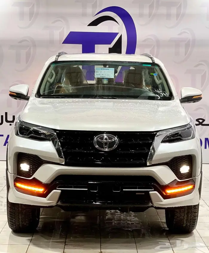 تويوتا فورتشنر VX3 بنزين 2025 0