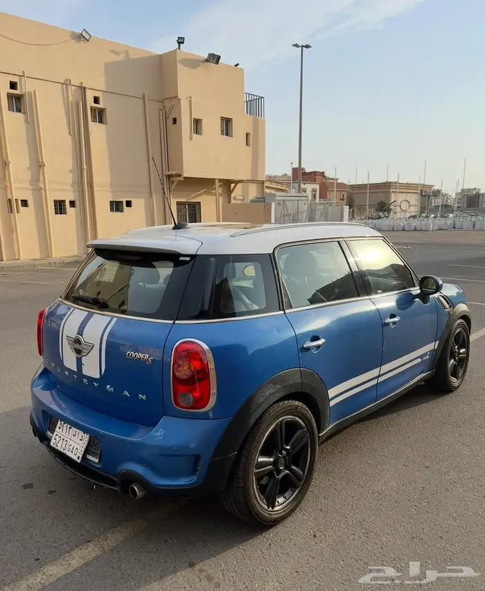 ميني كوبر كانتري مان 2014 فل كامل.. اللون ازرق وابيض 2