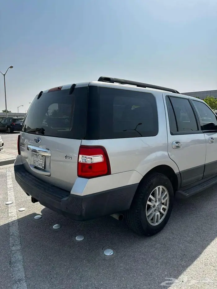 فورد اكسبديشن شاص قصير سعودي بدون دبل 6