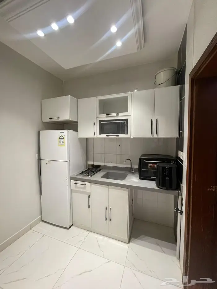 للاجار شقة غرفتين ومطبخ وحمام 3