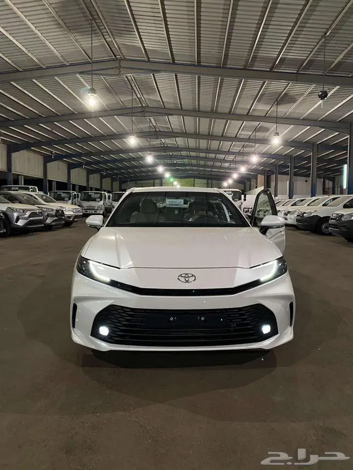 تويوتا كامري ستاندر 2025 0