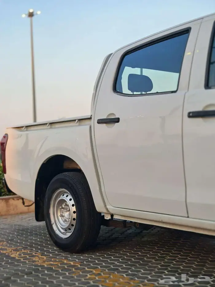 ايسوزو ديماكس نظيفة ممشى 140 فقط 9