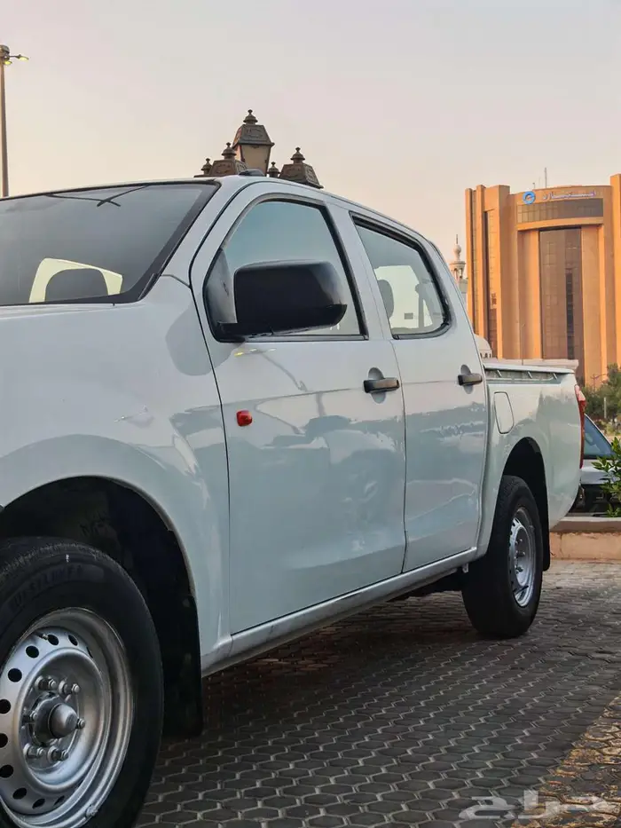 ايسوزو ديماكس نظيفة ممشى 140 فقط 15