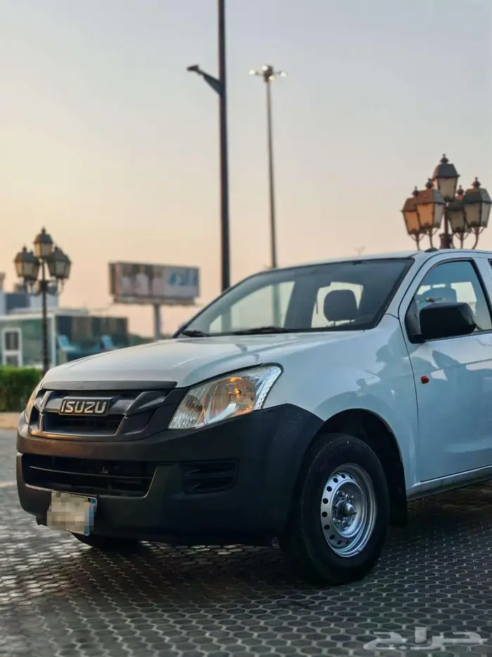 ايسوزو ديماكس نظيفة ممشى 140 فقط 6